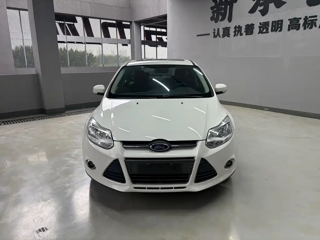 Ford Focus 2012 1.6L AT