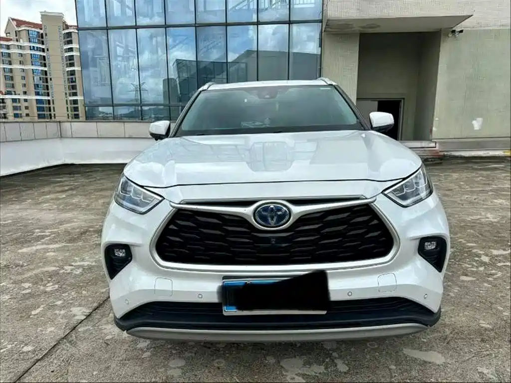 Toyota Highlander 2022 2.5L Luxury 7 мест