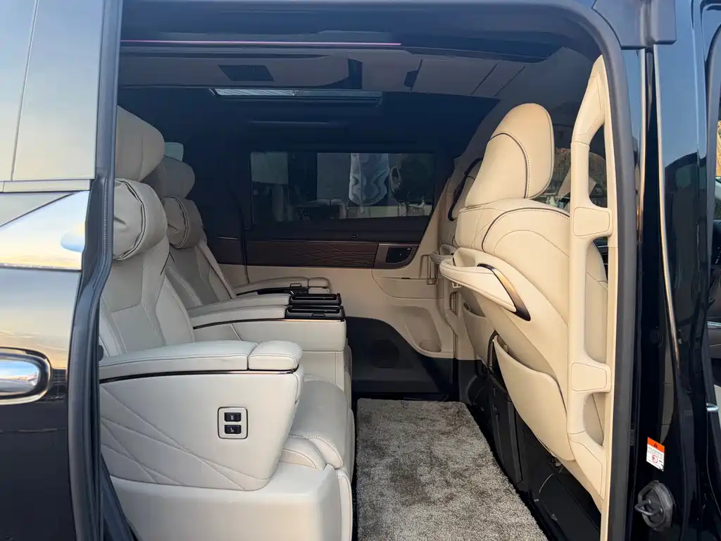 Toyota Vellfire — миниатюра 10