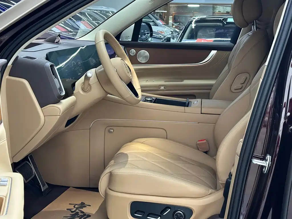 AITO ASK THE WORLD M9