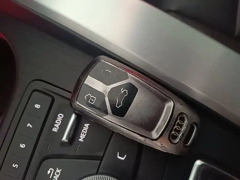 Audi A4L 2019 40 TFSI VI