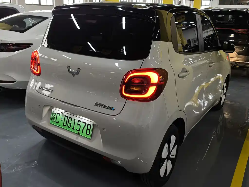 Wuling MINIEV — миниатюра 4
