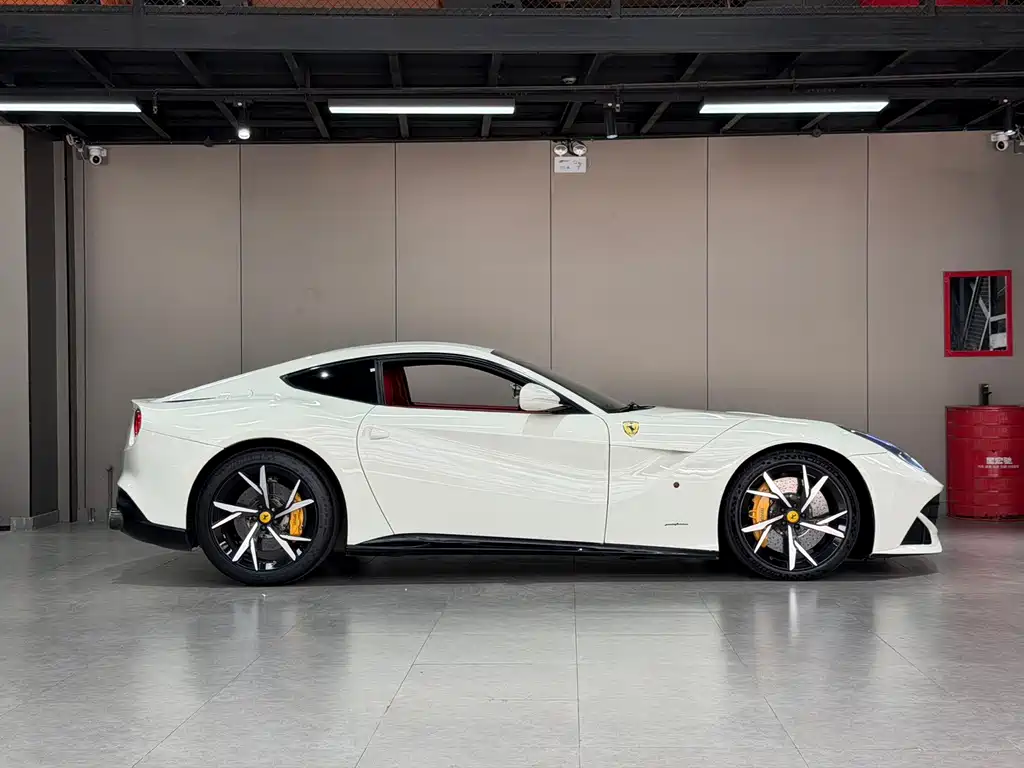 Ferrari F12berlinetta — миниатюра 4