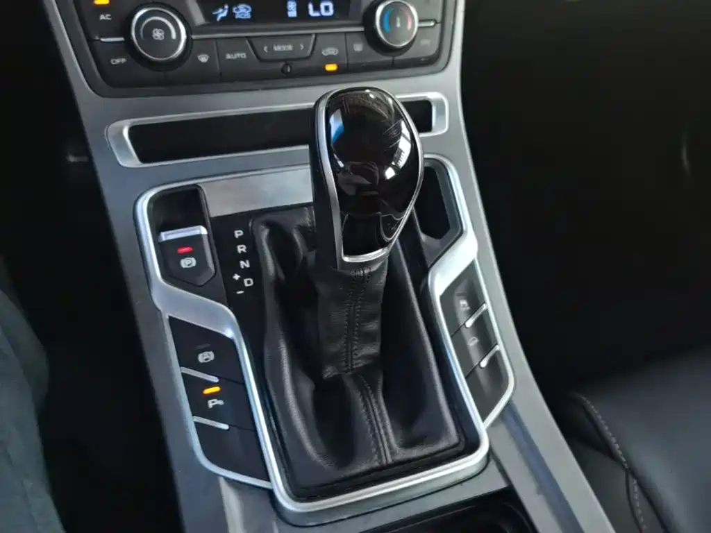 Geely Vision S1 — миниатюра 14