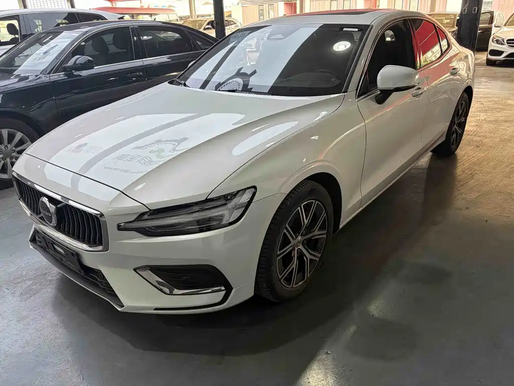 Volvo S60 2024