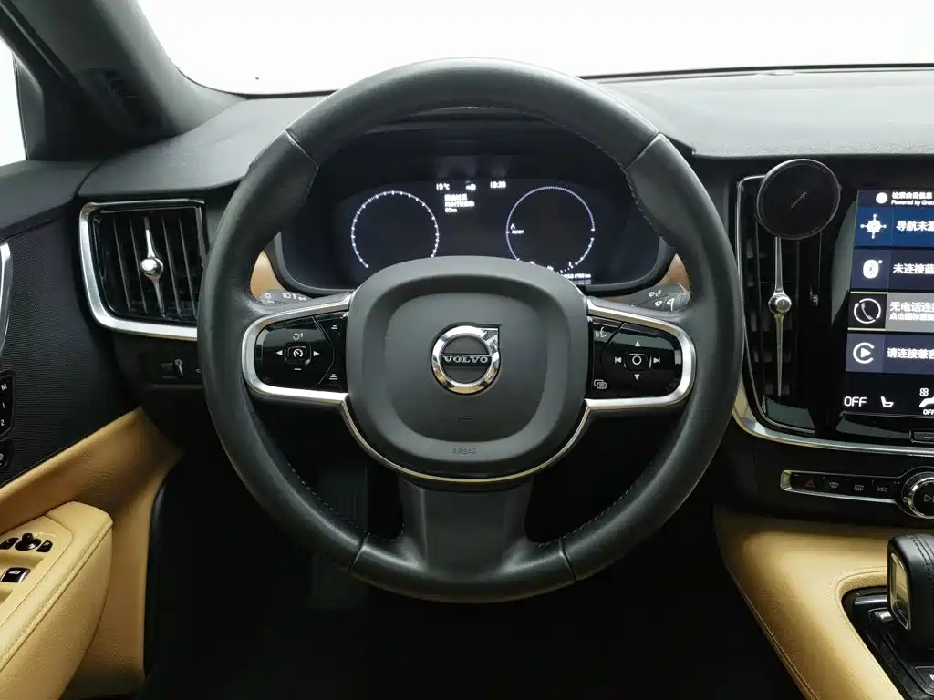 Volvo S90 PHEV — миниатюра 11
