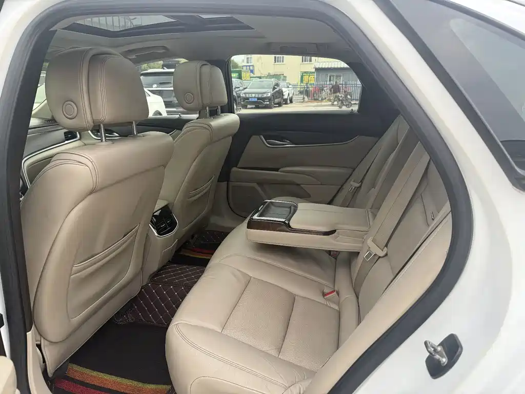 Cadillac XTS — миниатюра 6