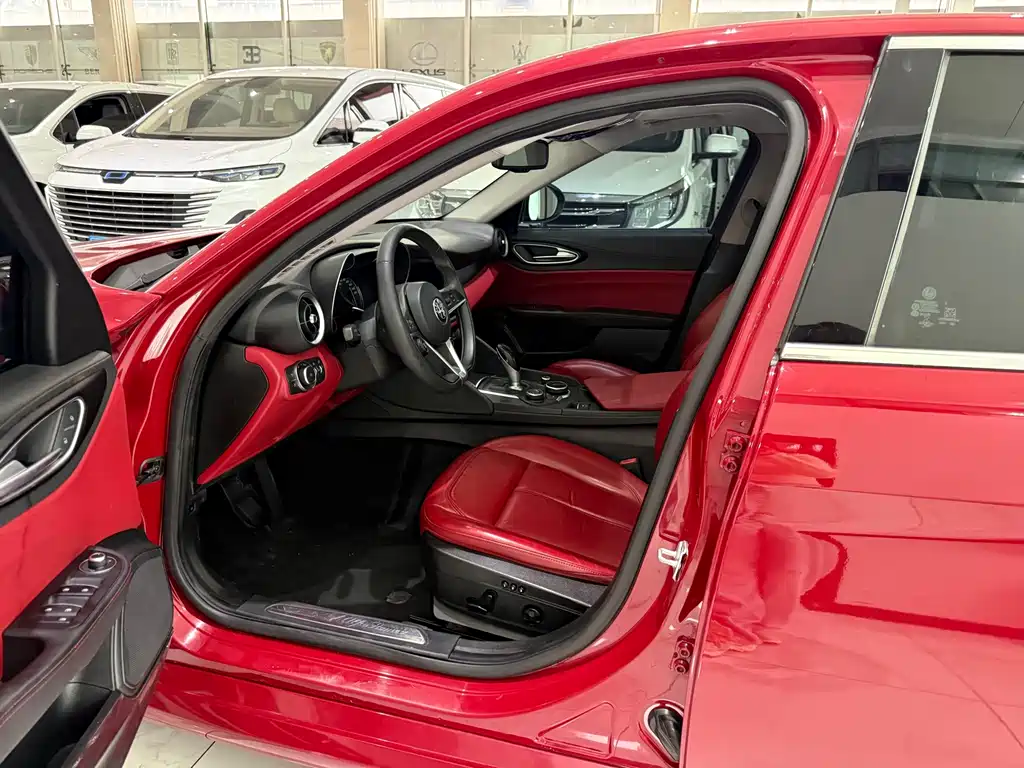Alfa Romeo Giulia — миниатюра 6