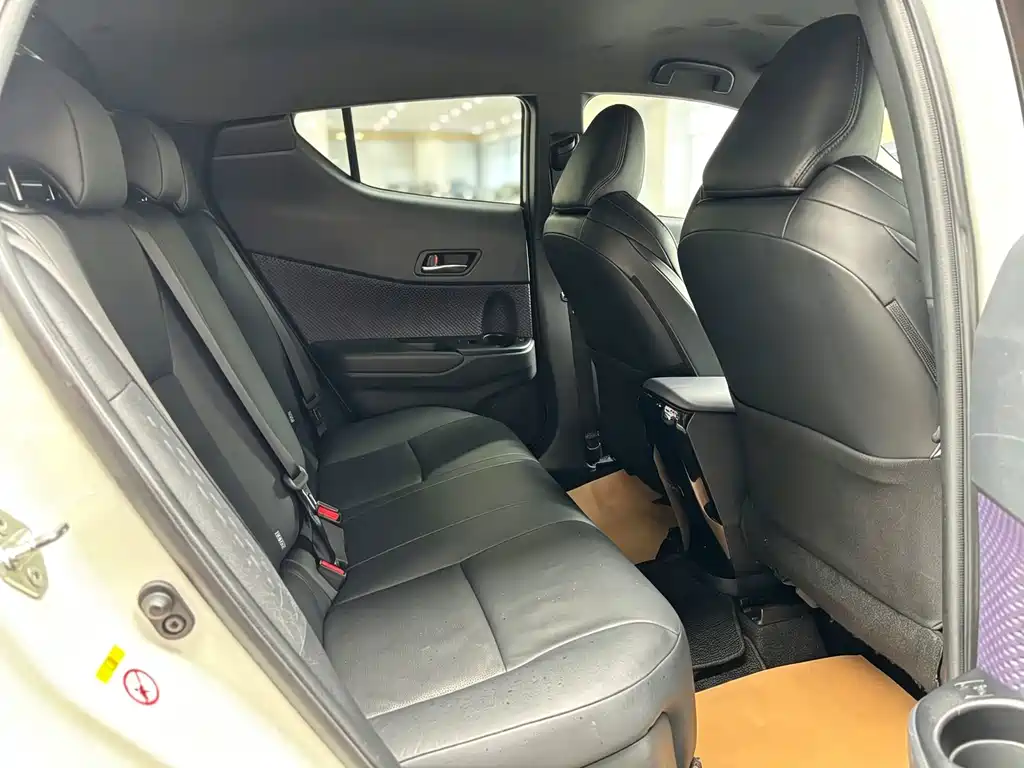Toyota IZOA — миниатюра 7