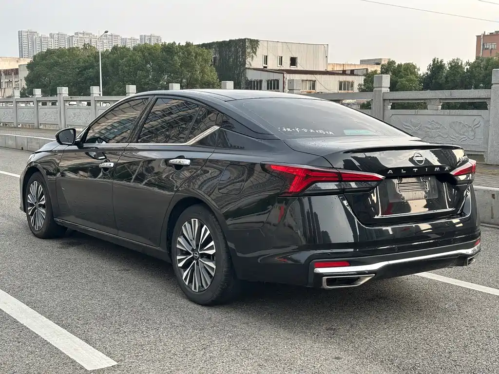 Nissan Teana — миниатюра 7