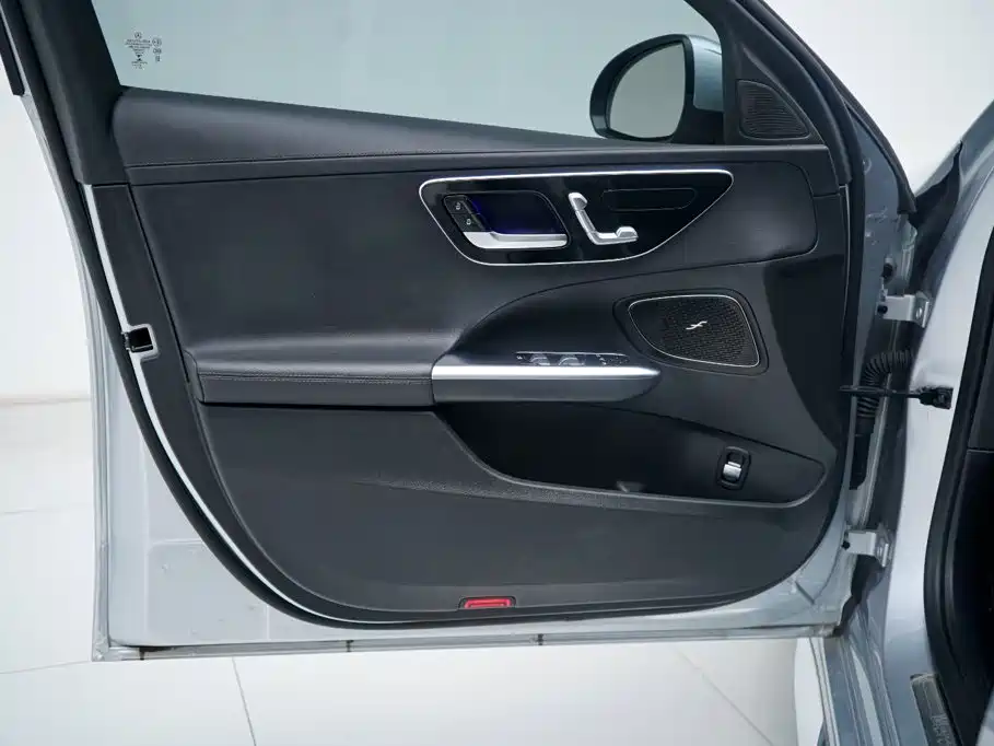 Mercedes-Benz C-Class — миниатюра 14