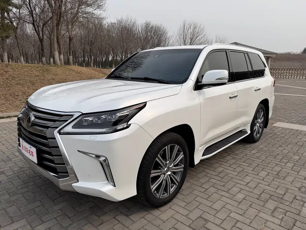 Lexus LX 2016