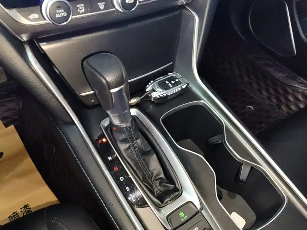 Honda Accord — миниатюра 14