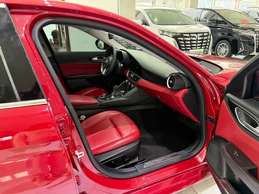 Alfa Romeo Giulia — миниатюра 8