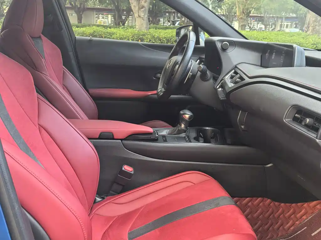 Lexus UX — миниатюра 13