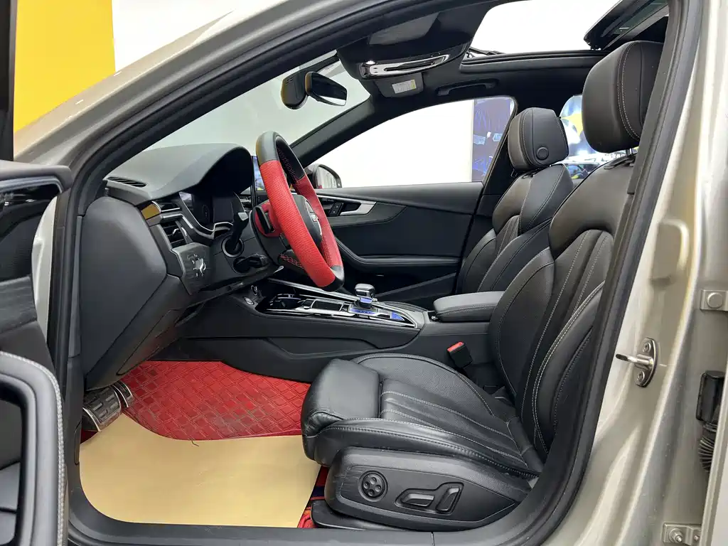 Audi A4L 2023 40 TFSI Luxury