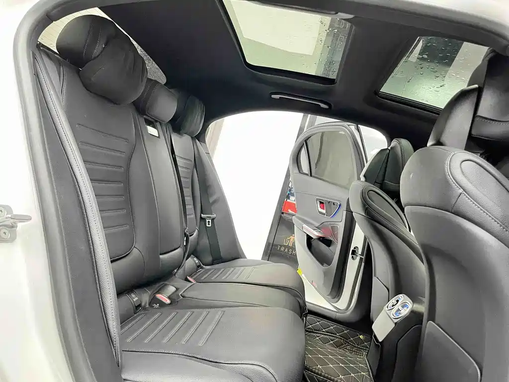 Mercedes-Benz C-Class — миниатюра 6