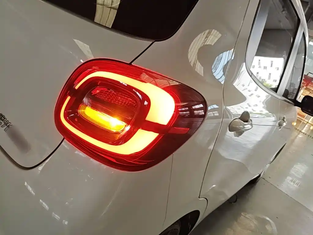 Wuling MINIEV — миниатюра 8