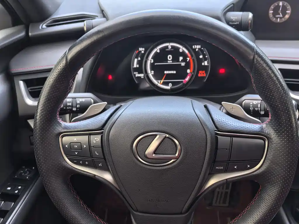 Lexus UX — миниатюра 17