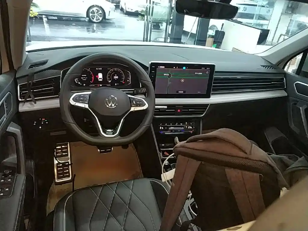 Volkswagen Tiguan L — миниатюра 10