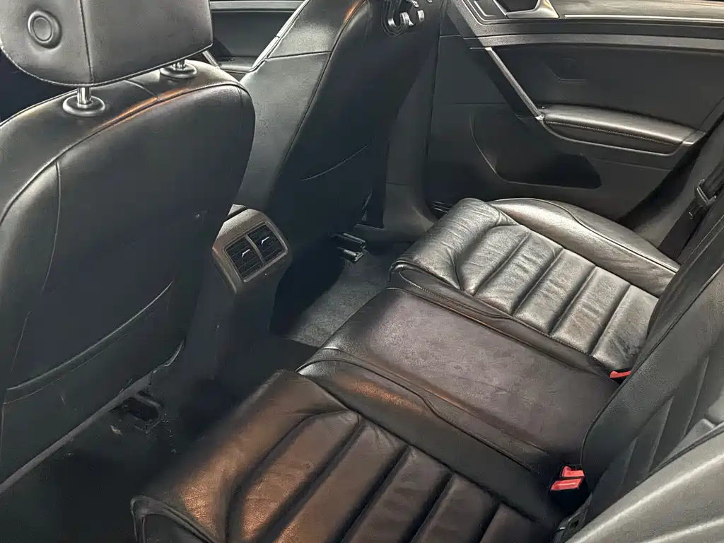 Volkswagen Golf 2016 230TSI AT Luxury