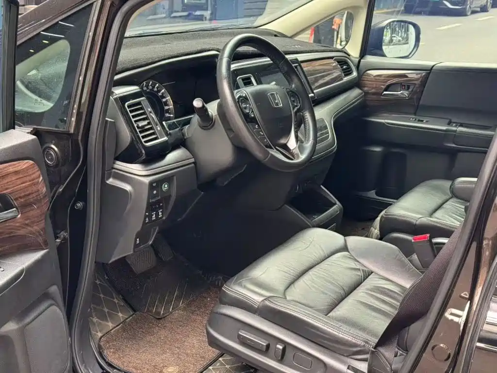 Honda Elysion — миниатюра 8