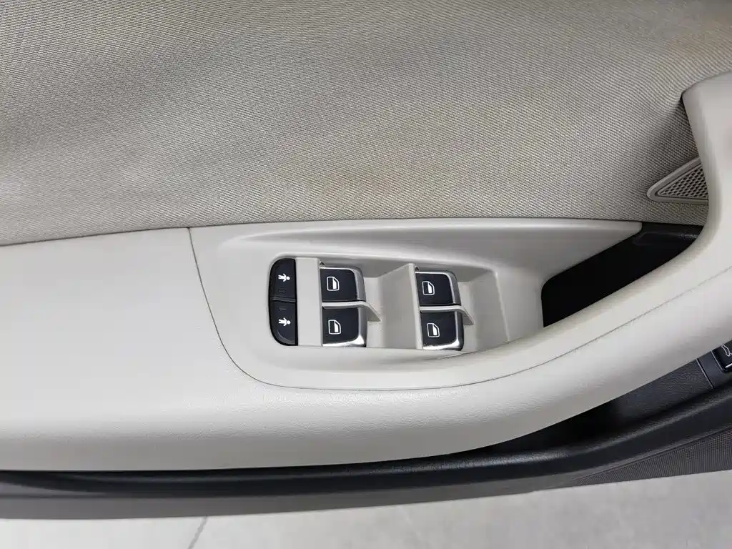 Audi A6L — миниатюра 9