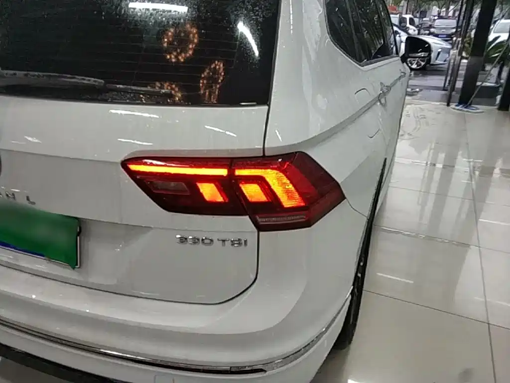 Volkswagen Tiguan L — миниатюра 8