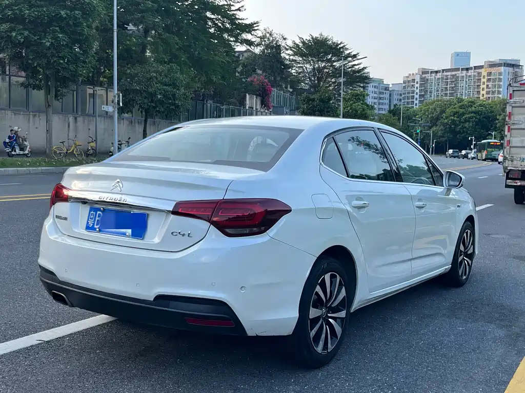 Citroen C4L — миниатюра 6