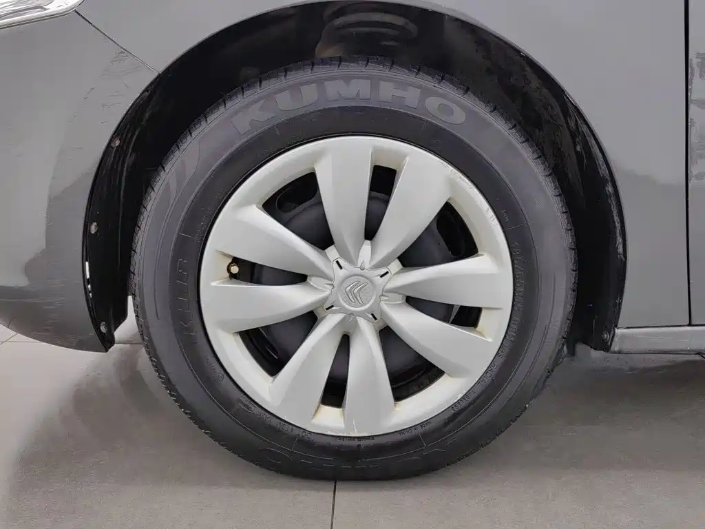 Citroen Elysee — миниатюра 17