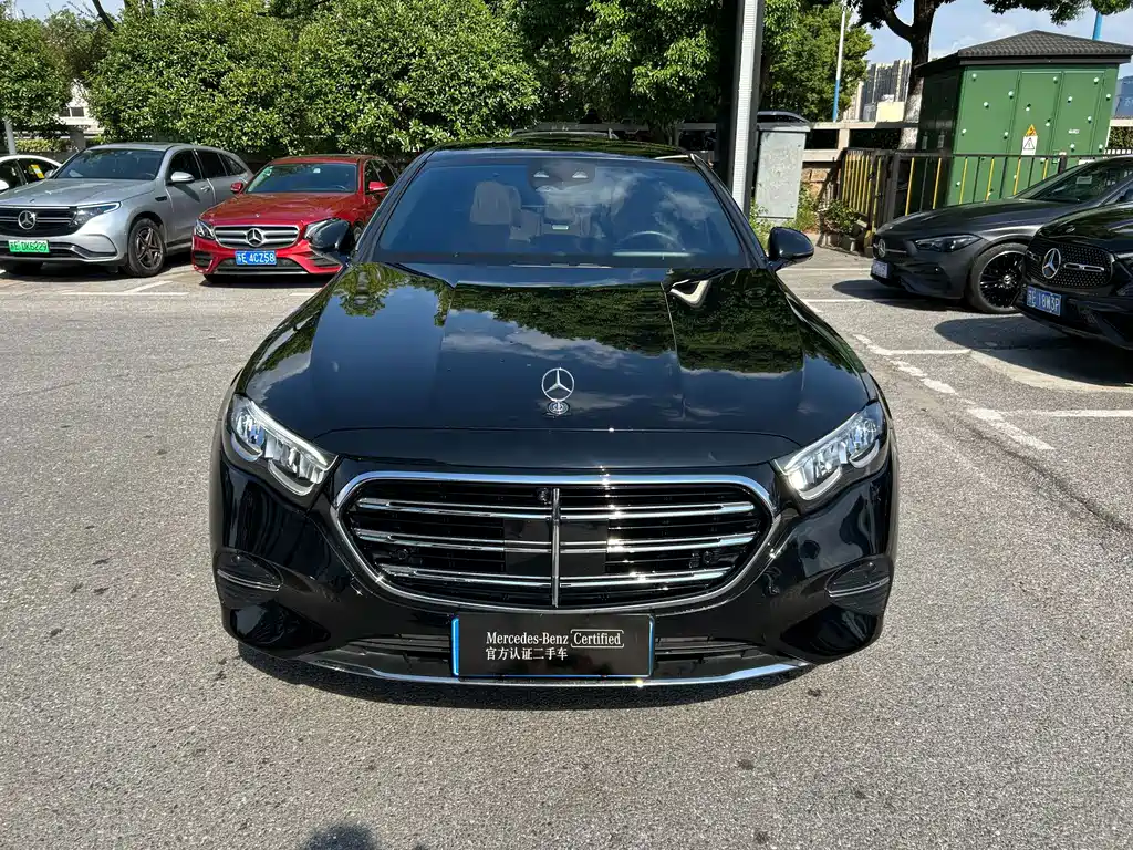 Mercedes-Benz E-Class — миниатюра 2