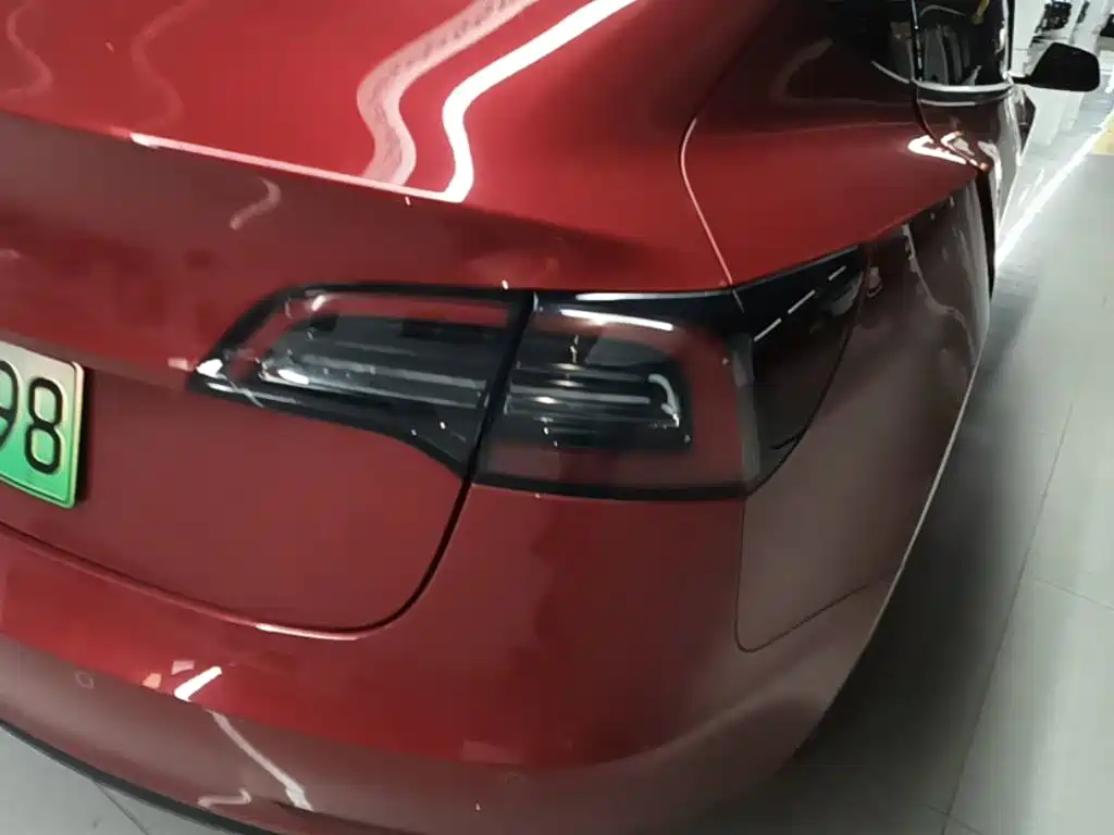 Tesla Model 3 — миниатюра 8