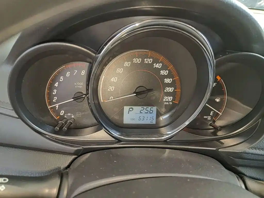 Toyota Yaris L — миниатюра 12