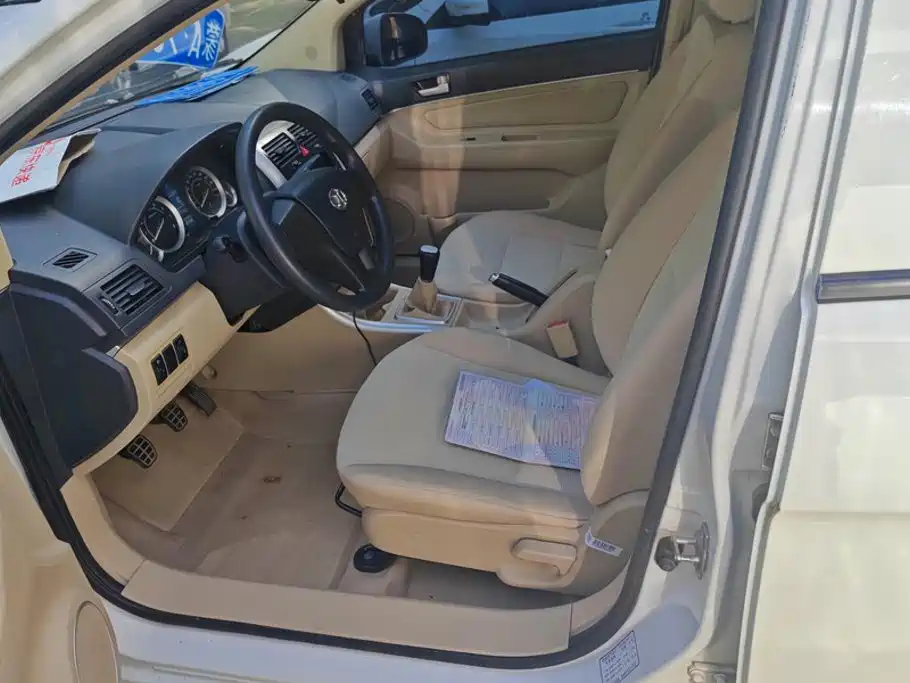 BAIC E-Series — миниатюра 9