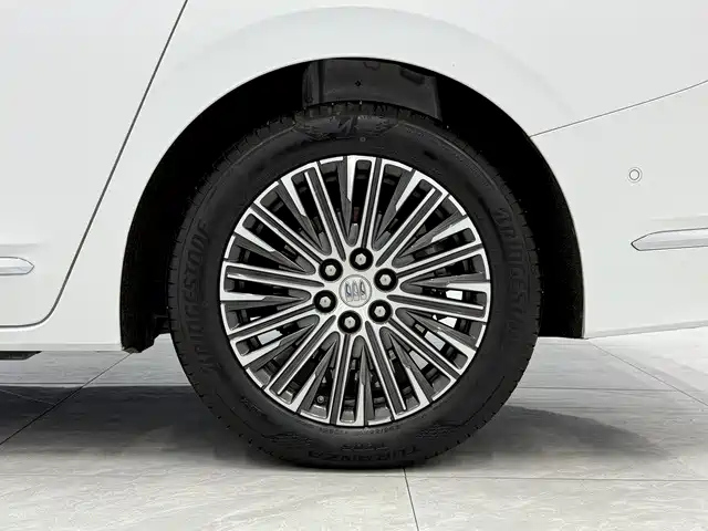 Buick GL8 Hybrid — миниатюра 12