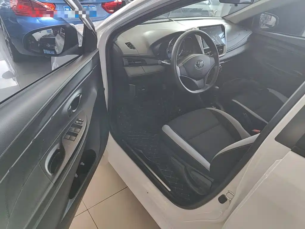 Toyota Yaris L — миниатюра 16