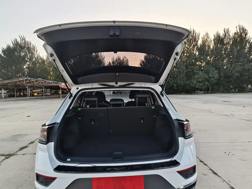 Volkswagen T-Roc — миниатюра 22