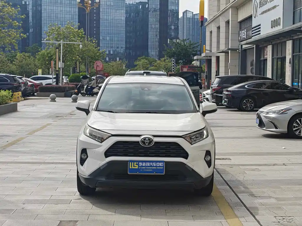 Toyota RAV4 — миниатюра 2