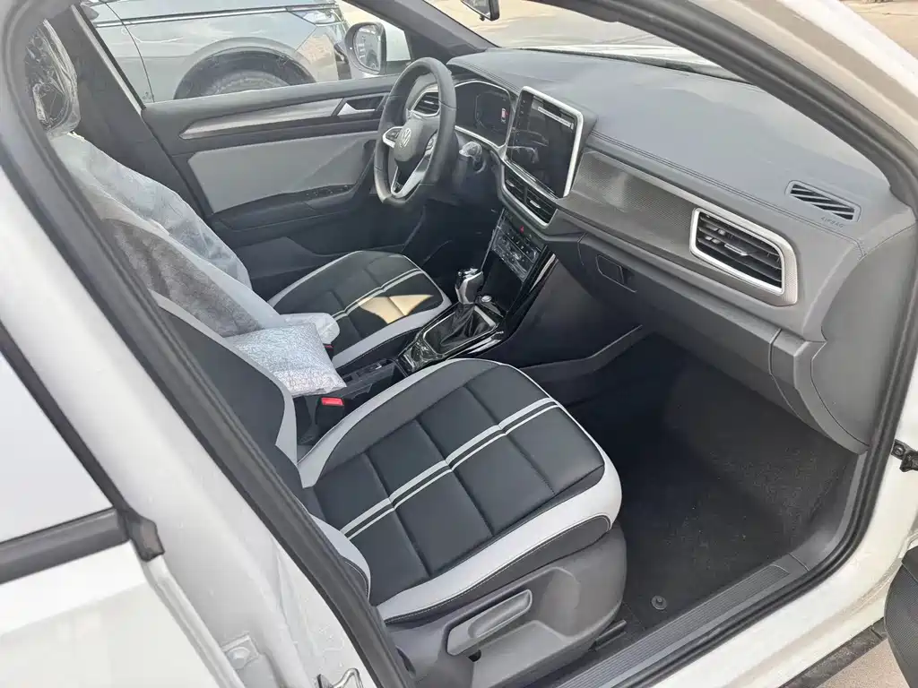 Volkswagen T-Roc 2025 300TSI DSG