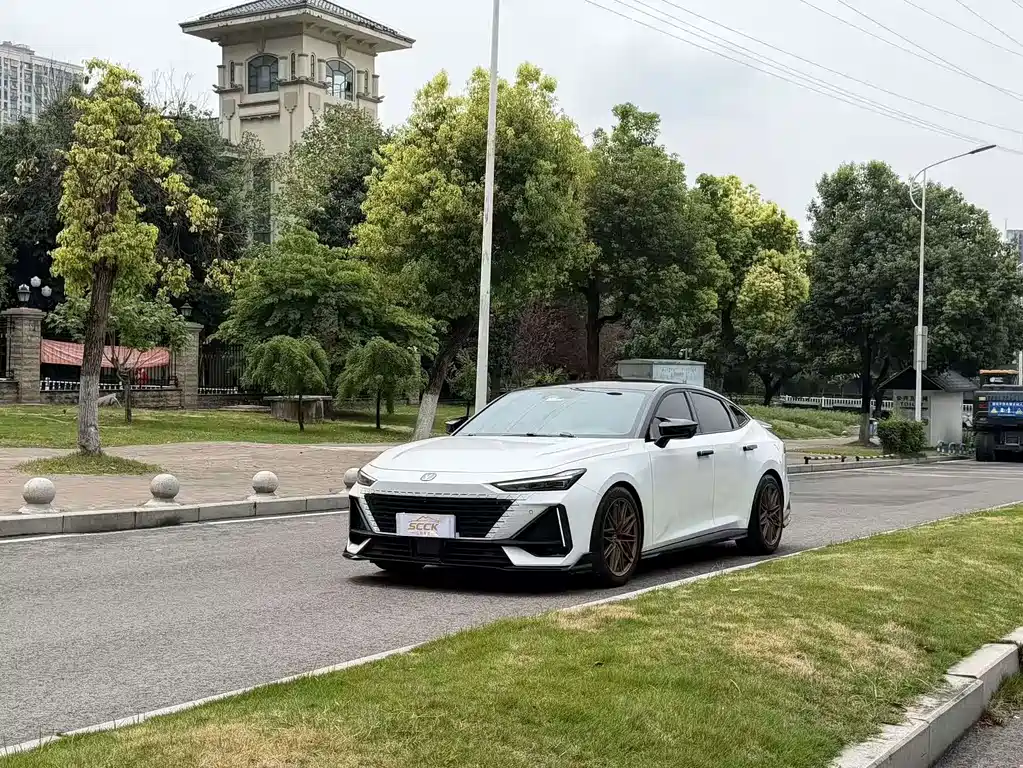 Changan UNI-V