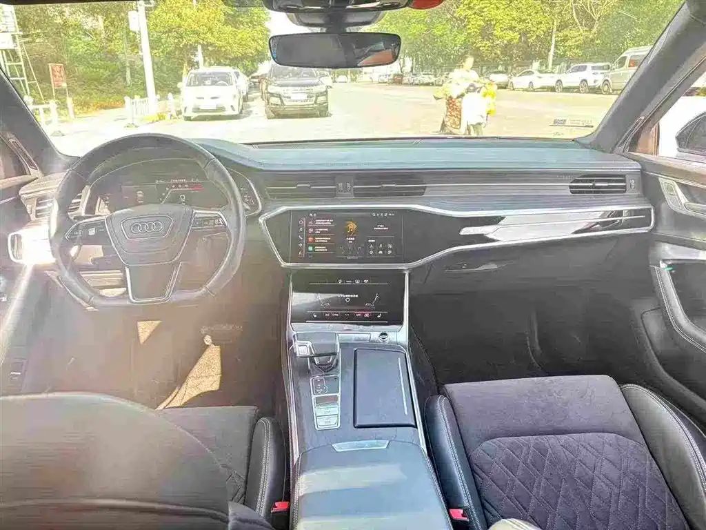 Audi A6L 2024 55 TFSI quattro Premium
