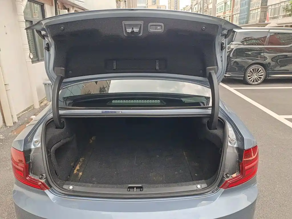 Volvo S90 — миниатюра 19
