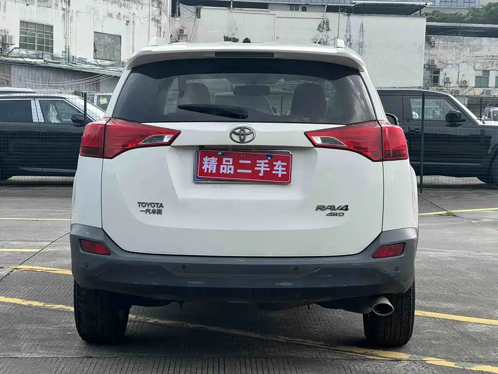 Toyota RAV4 — миниатюра 5
