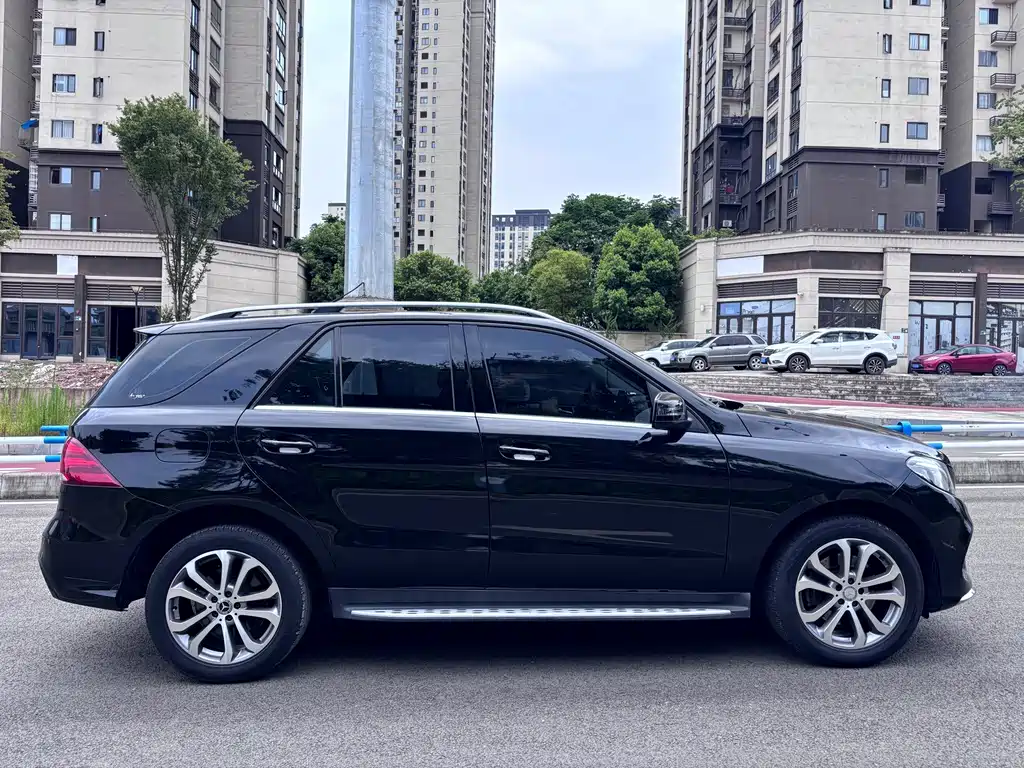 Mercedes-Benz GLE (Import) — миниатюра 7