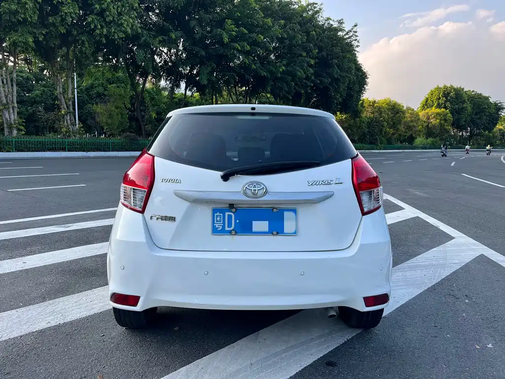 Toyota Yaris L — миниатюра 6