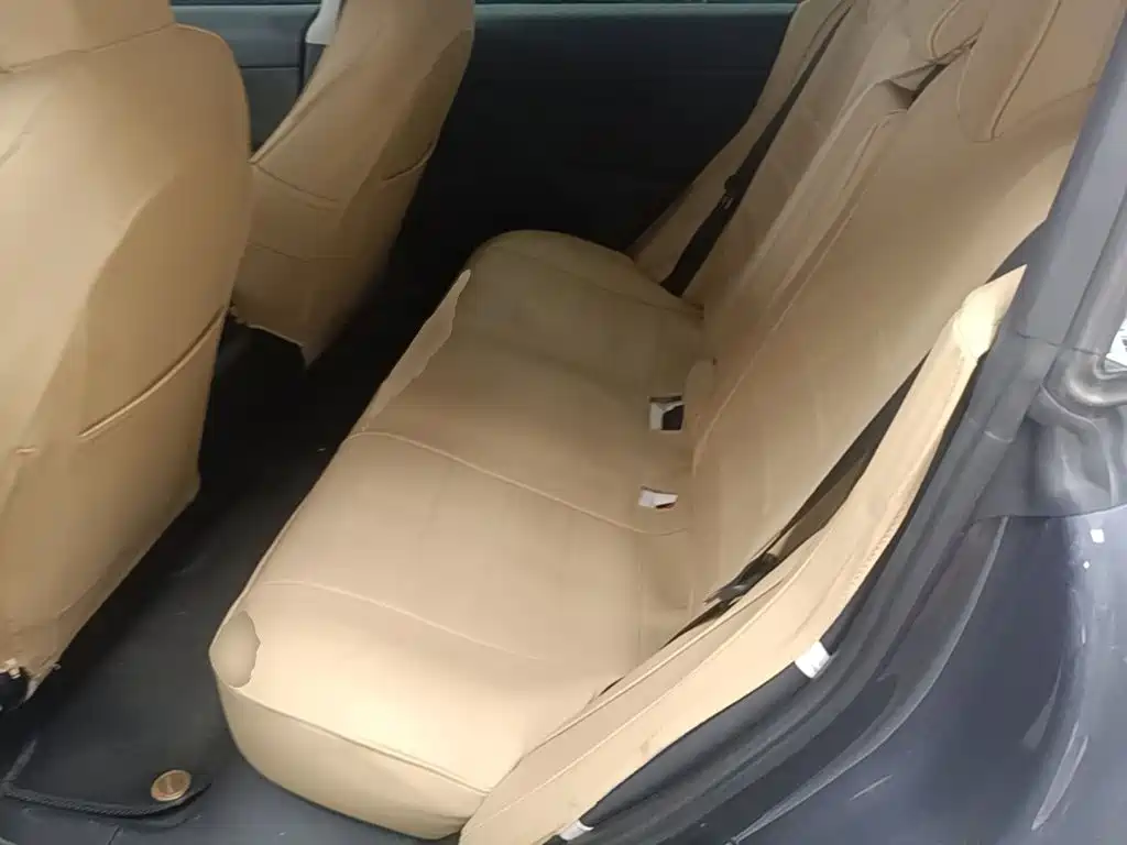 Tesla Model 3 — миниатюра 17