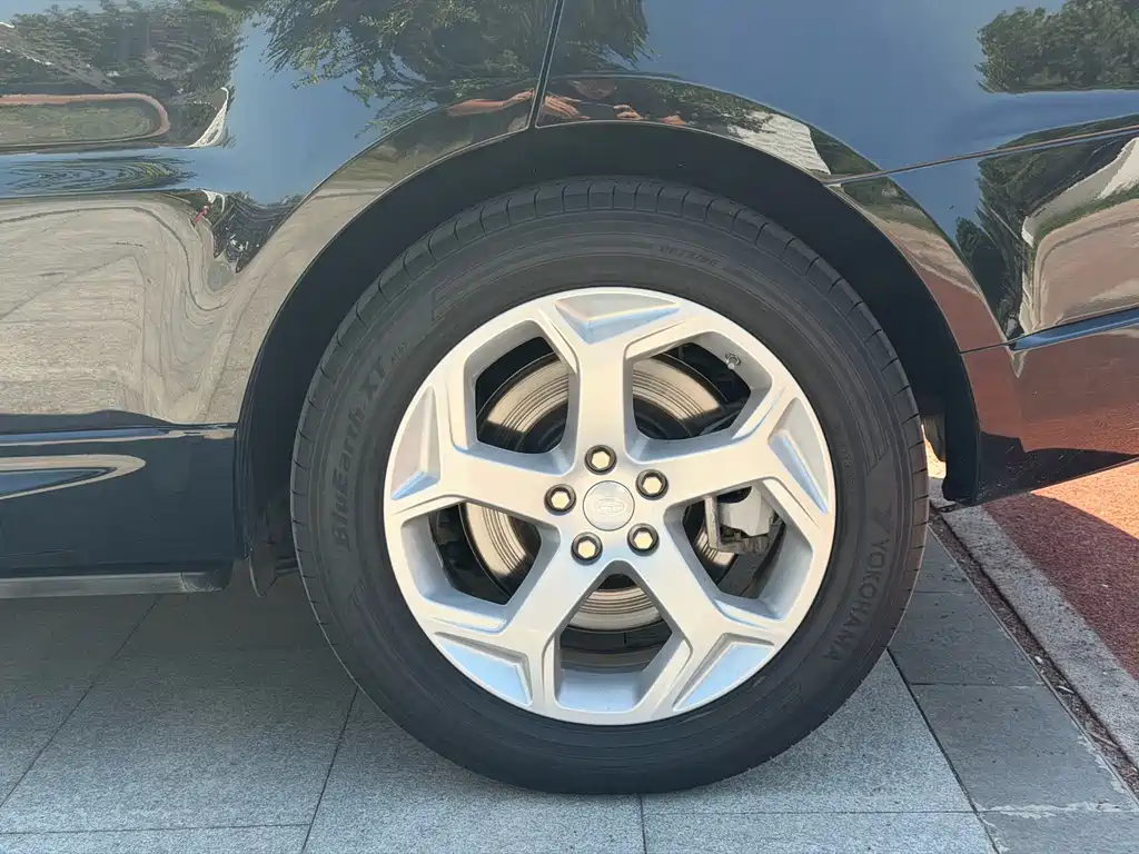 Land Rover Sport PHEV — миниатюра 12