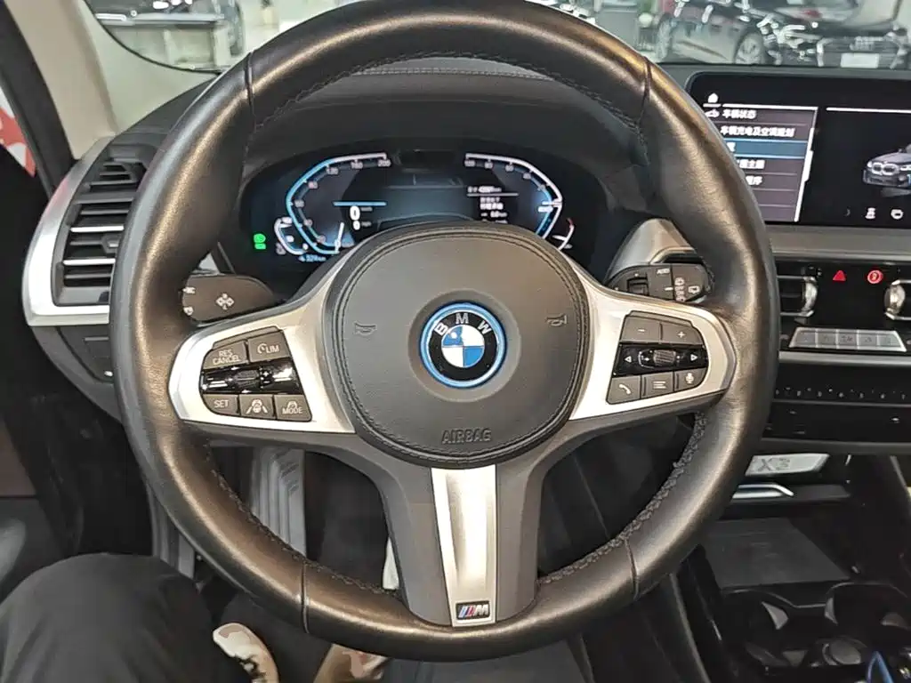 BMW iX3 — миниатюра 11