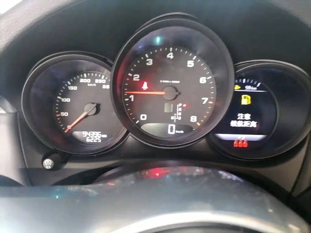 Porsche Macan — миниатюра 16