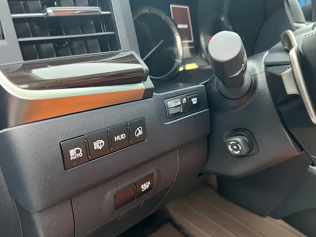 Lexus LX — миниатюра 18
